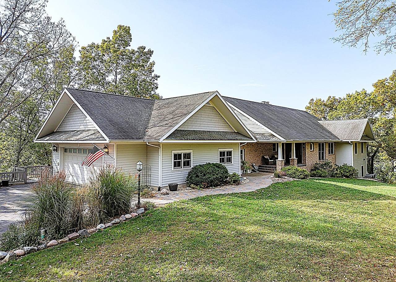 1024 White Pine Drive - Photo 1