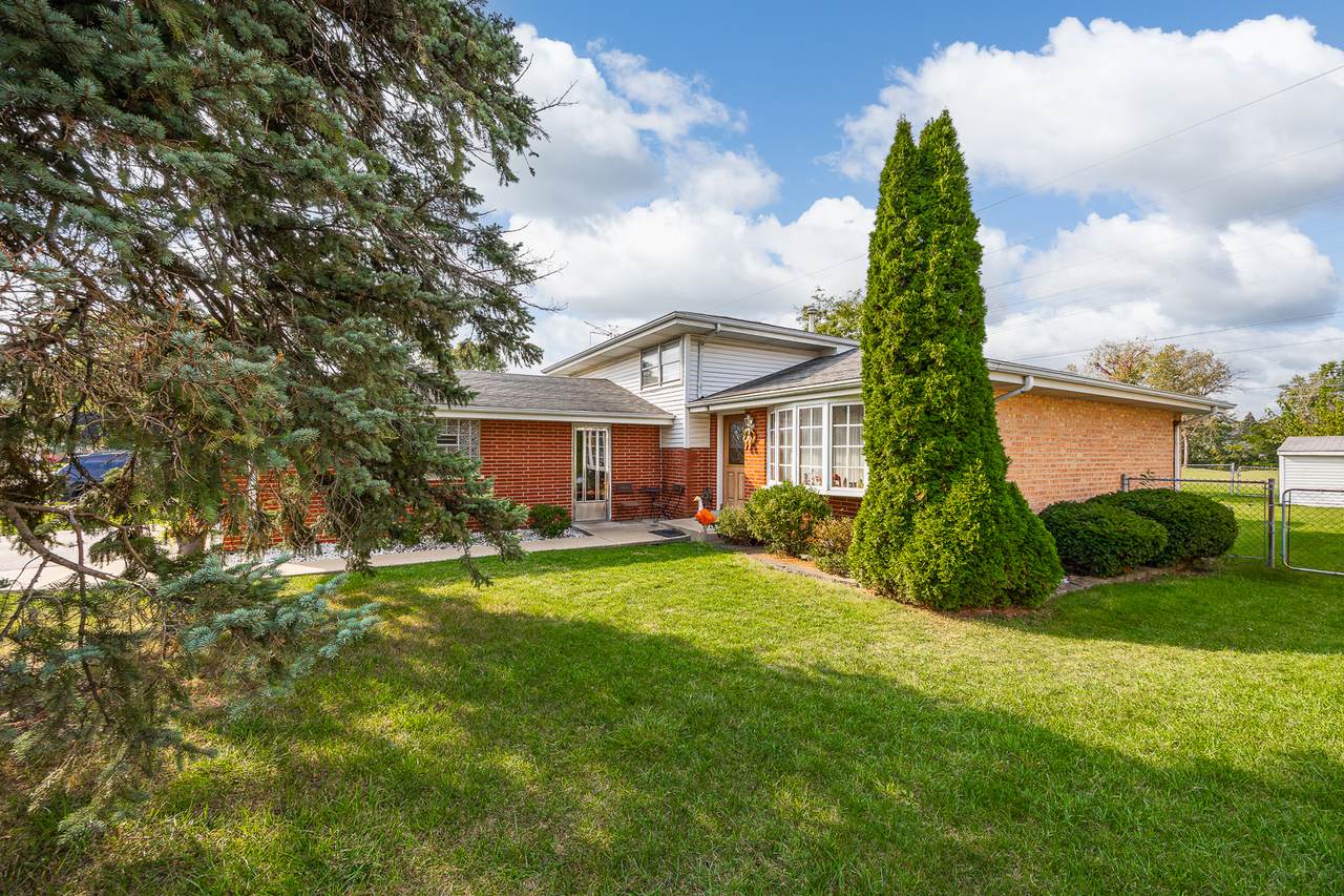 10624 Michael Drive - Photo 1