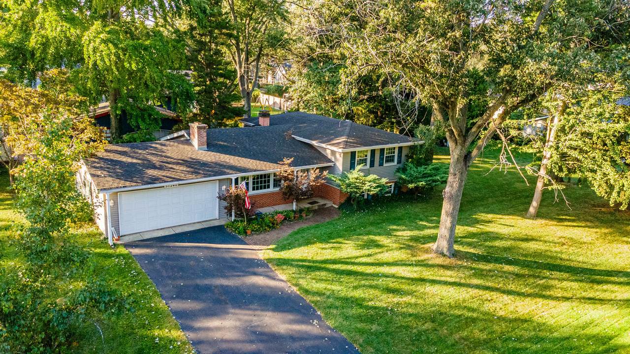 3S240 Burr Oak Drive - Photo 1