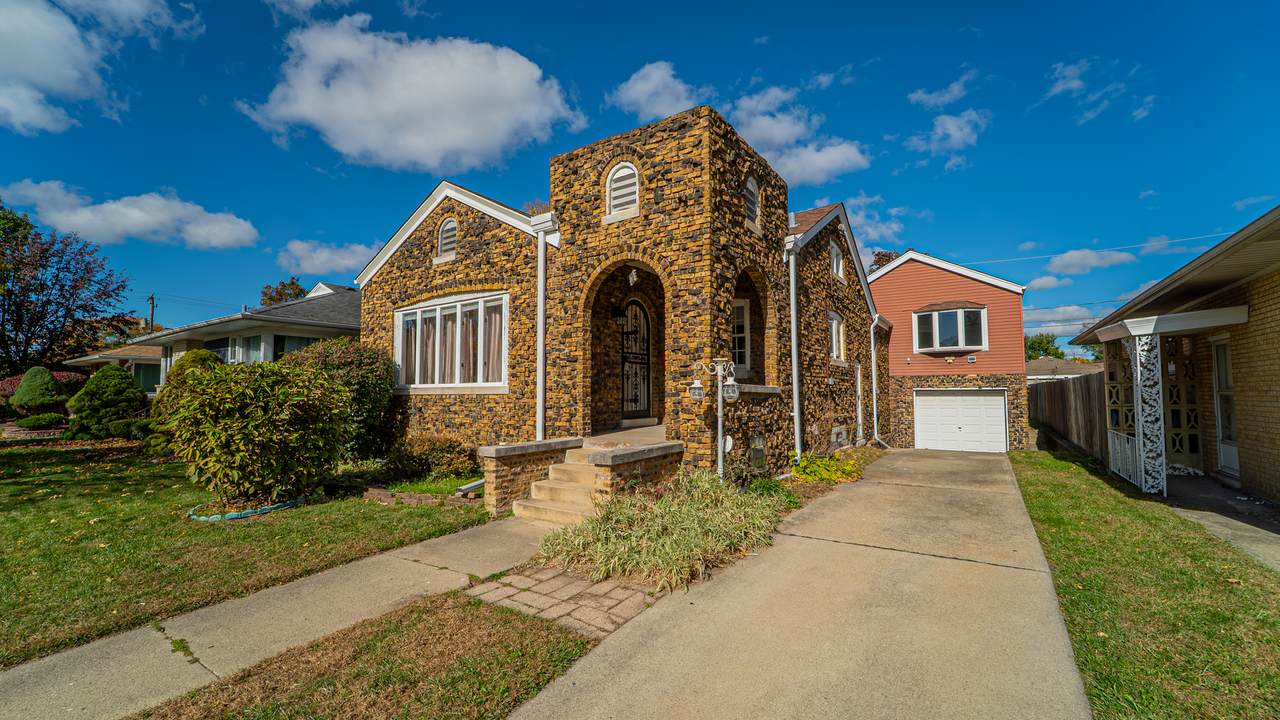 122 Elizabeth Street - Photo 1