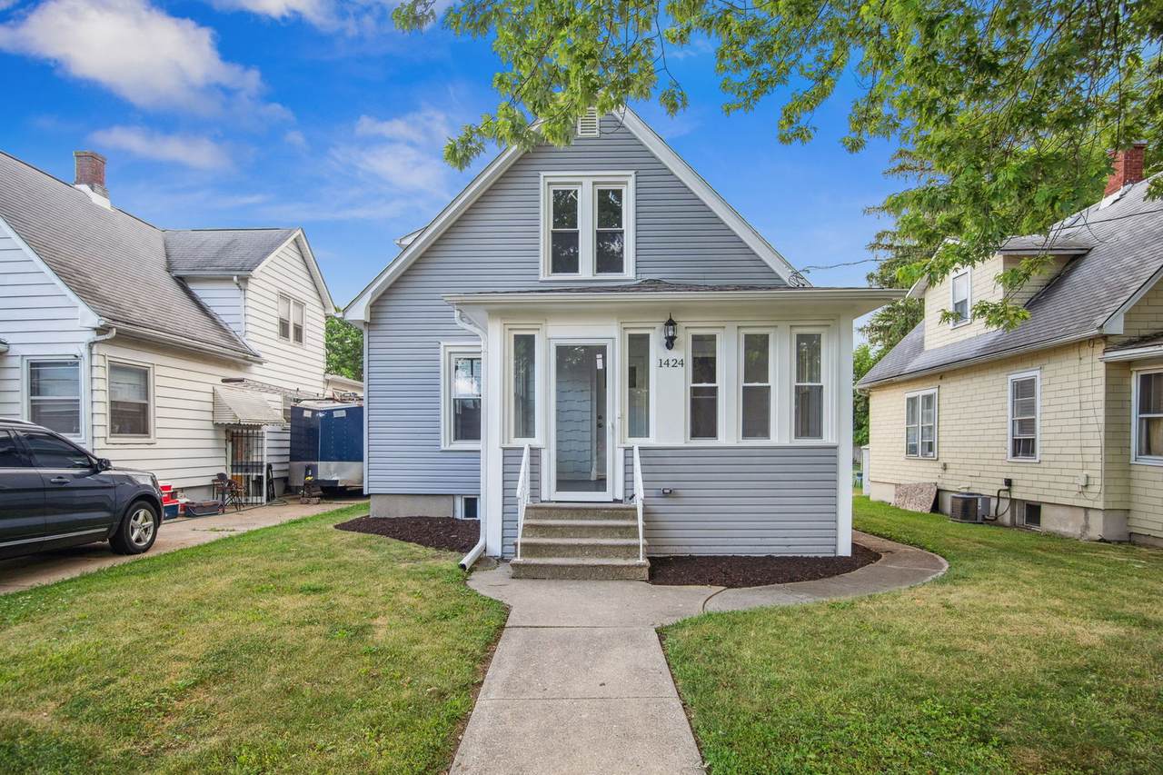 1424 Clark Street - Photo 1