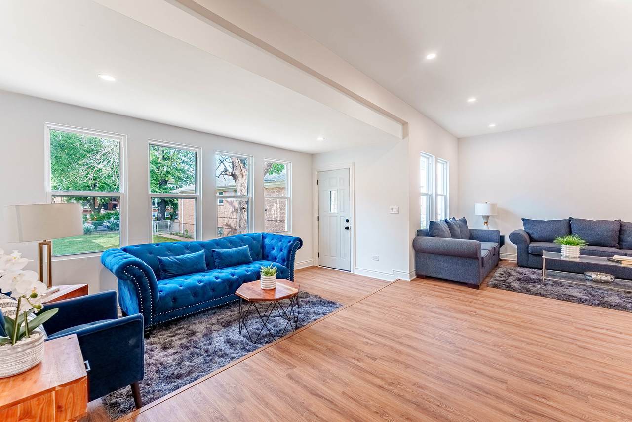 2343 Ridgeland Avenue - Photo 1