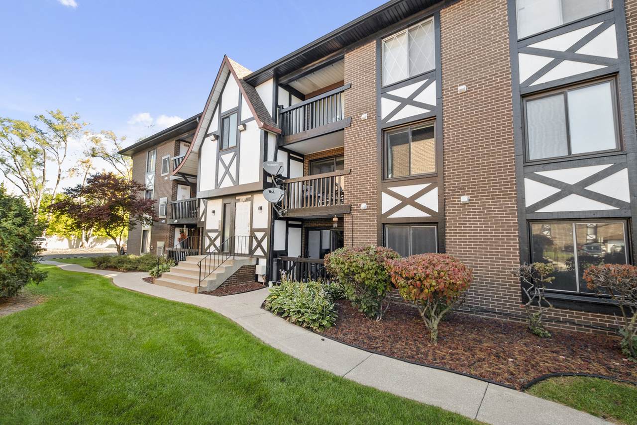 13616 Lamon Avenue - Photo 1