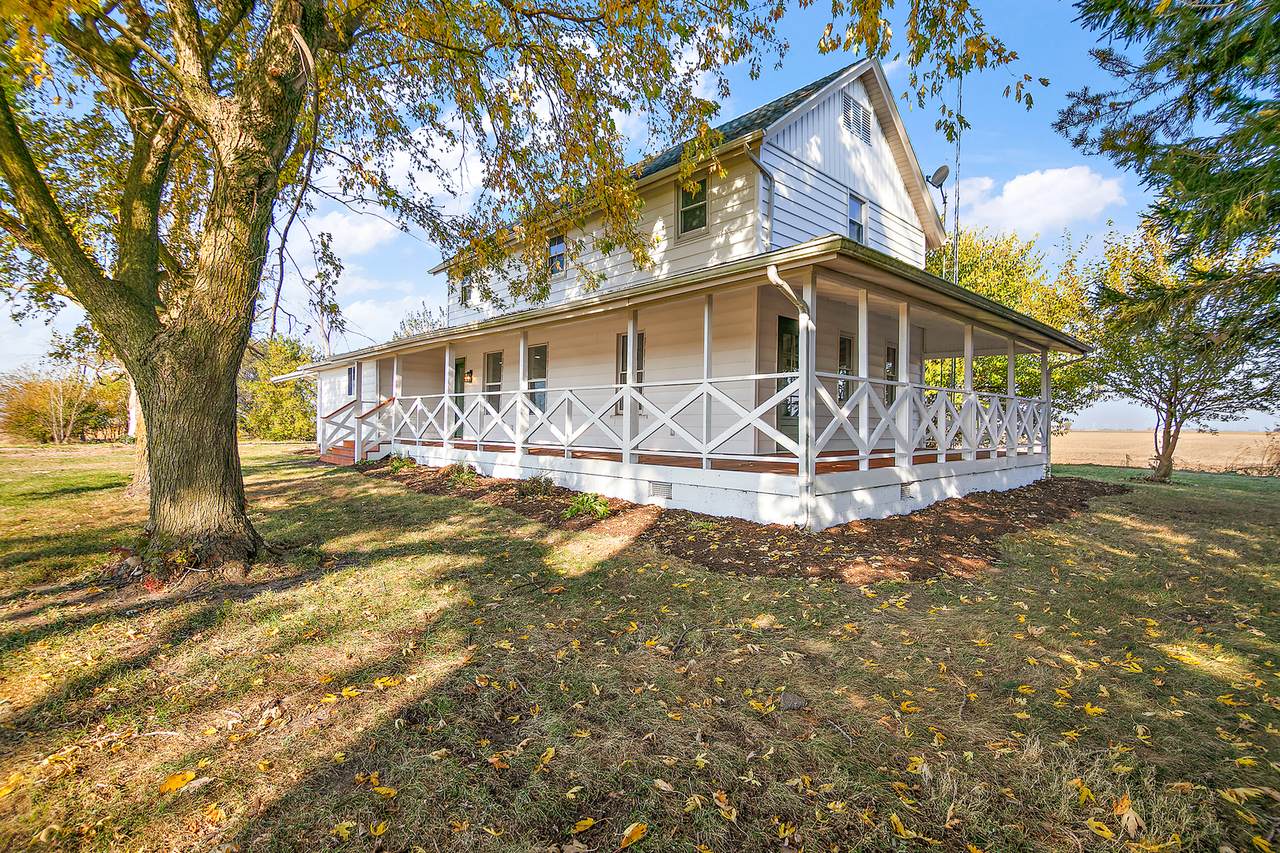 2773 900 East Road - Photo 1