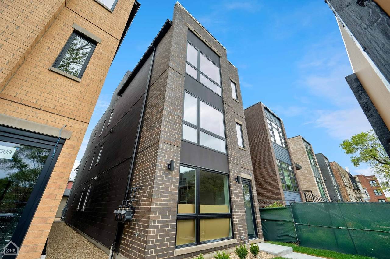 4607 Saint Lawrence Avenue - Photo 1