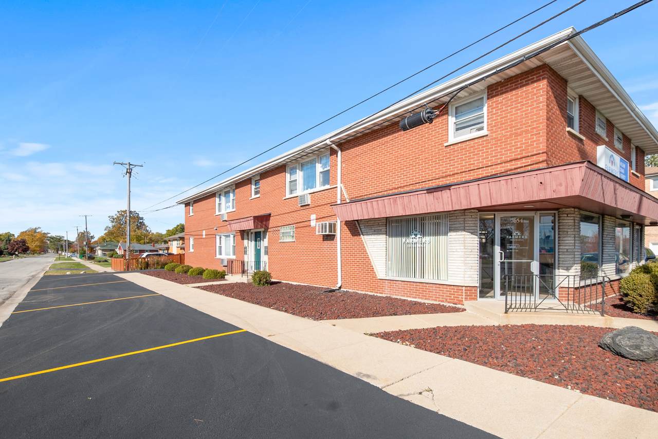 7654 Harlem Avenue - Photo 1