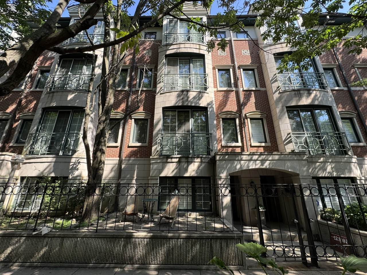 1413 Prairie Avenue - Photo 1