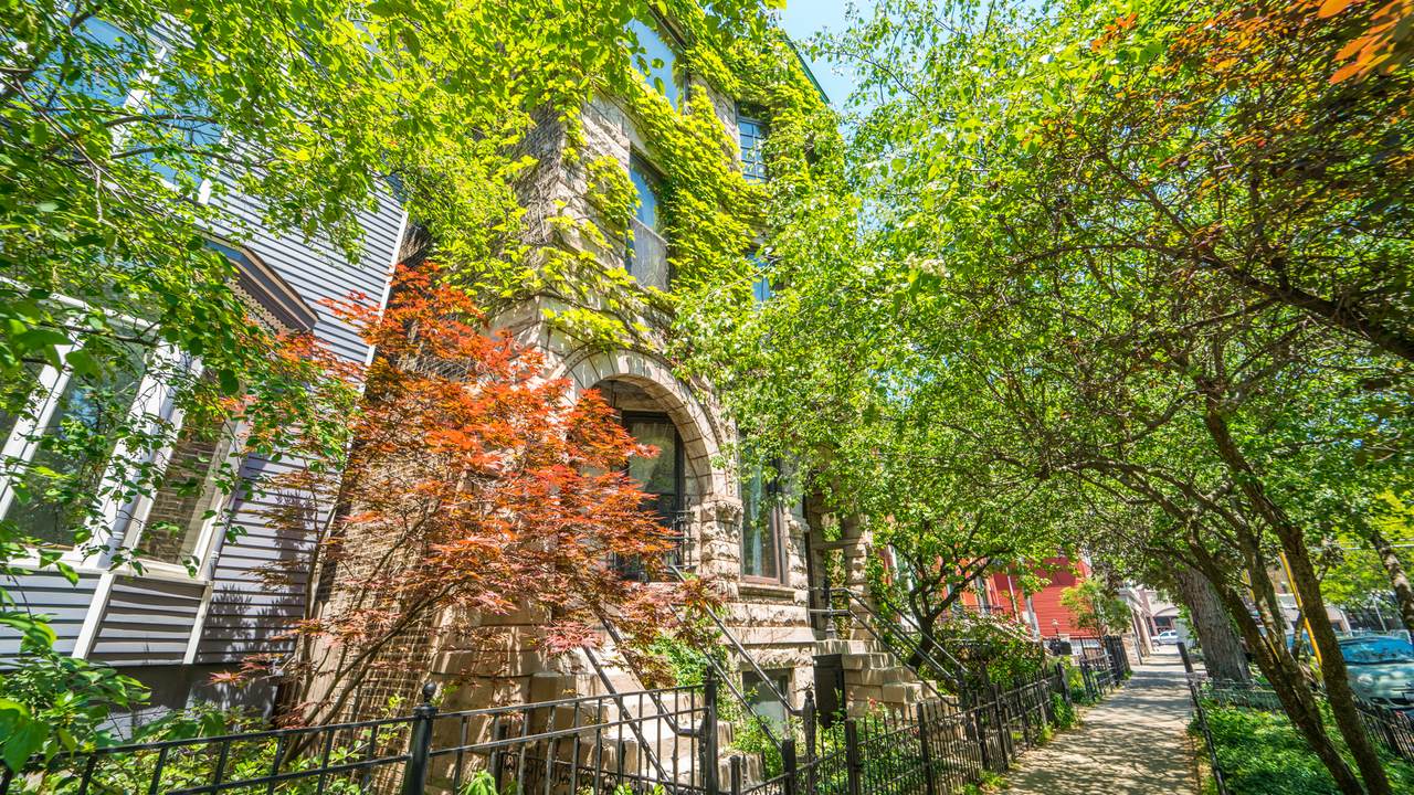 622 Briar Place - Photo 1