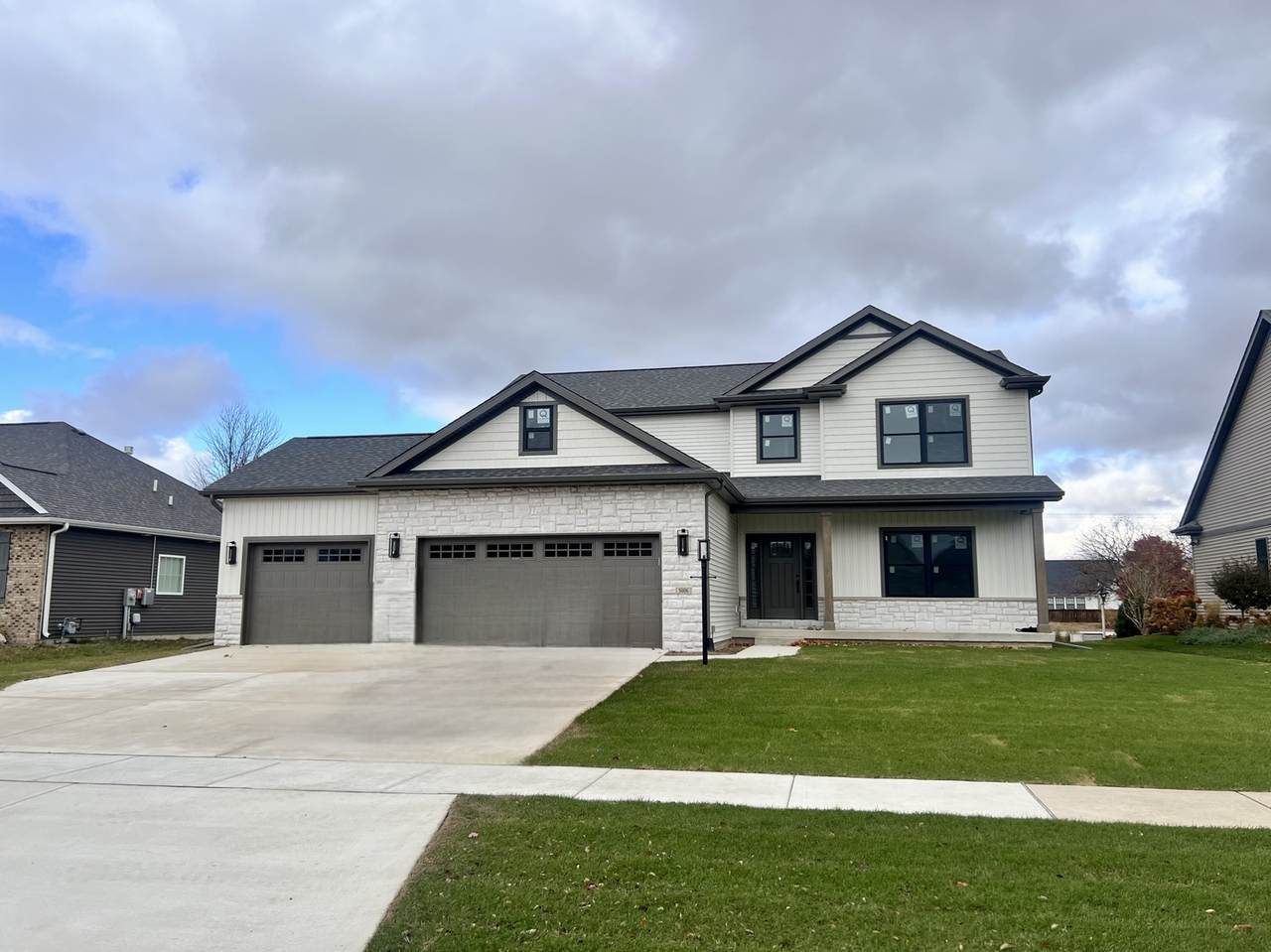 5006 Chestnut Grove Drive - Photo 1