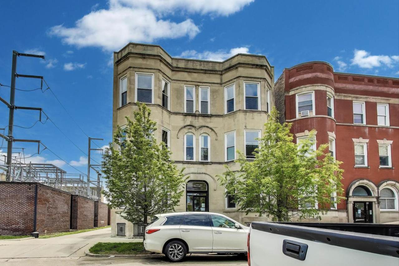 737 50th Street - Photo 1