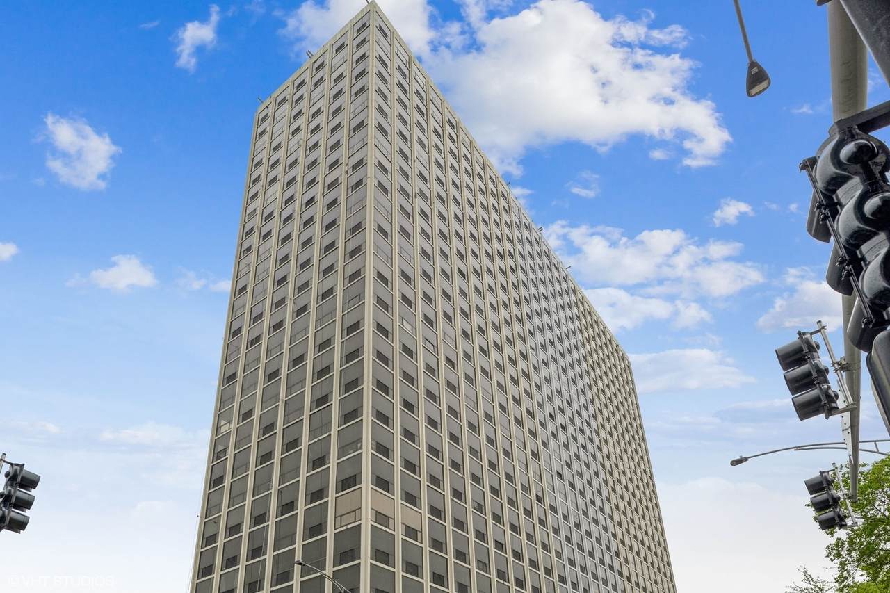 4343 Clarendon Avenue - Photo 1