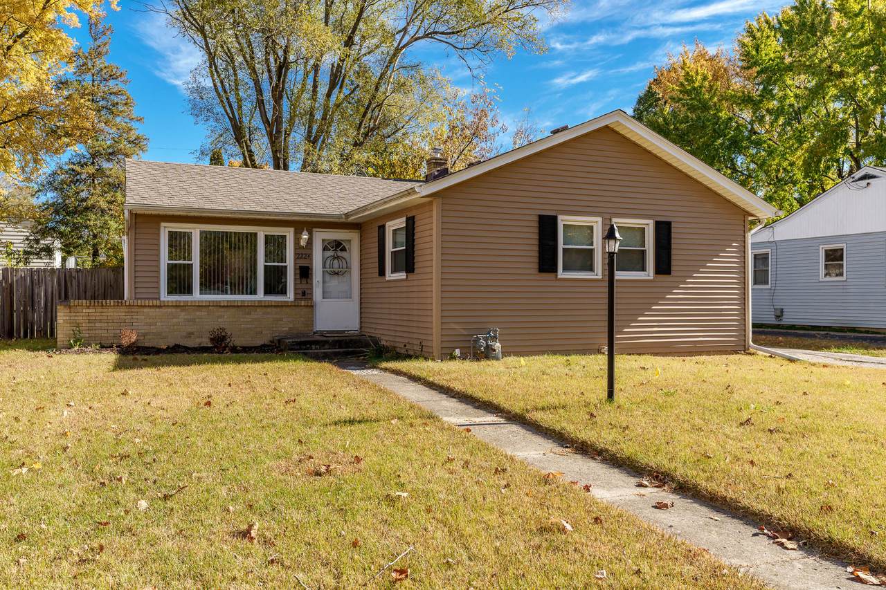 2224 Arizona Avenue - Photo 1