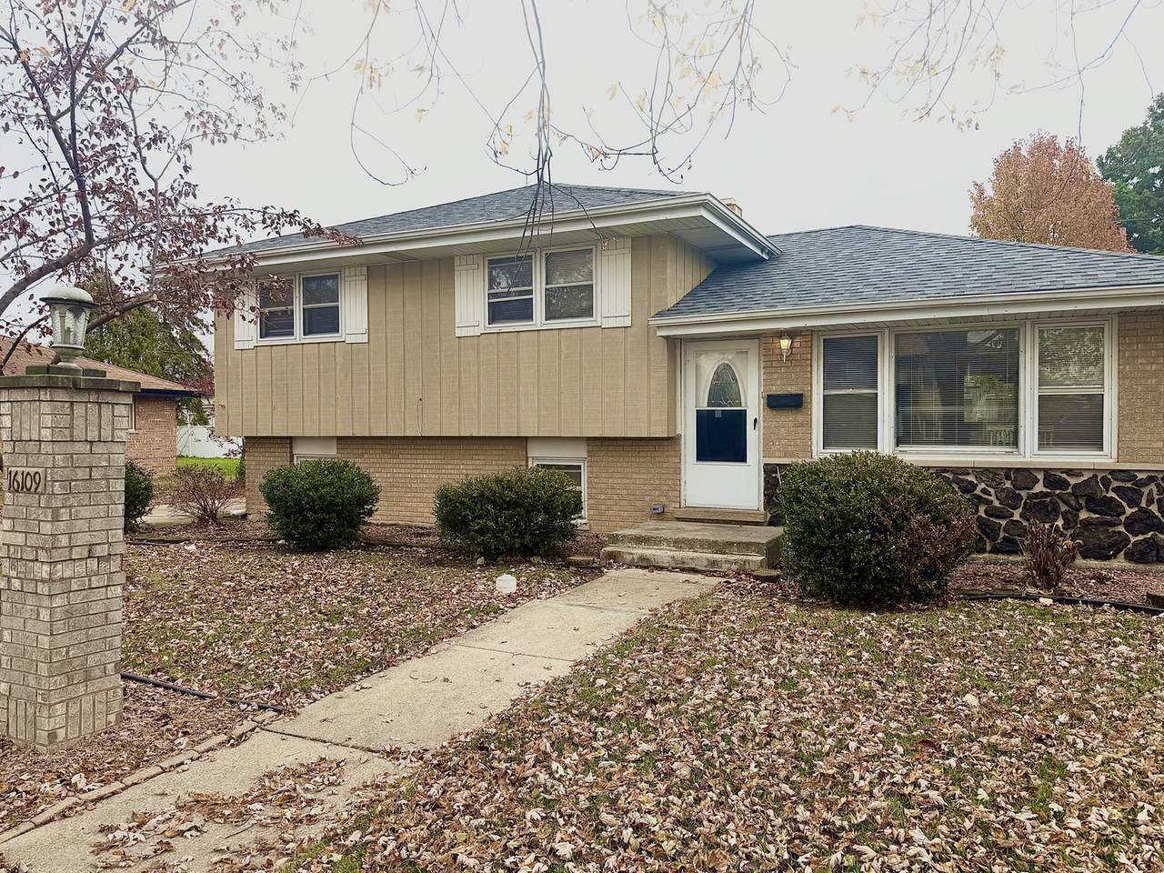 16109 Prairie Avenue - Photo 1