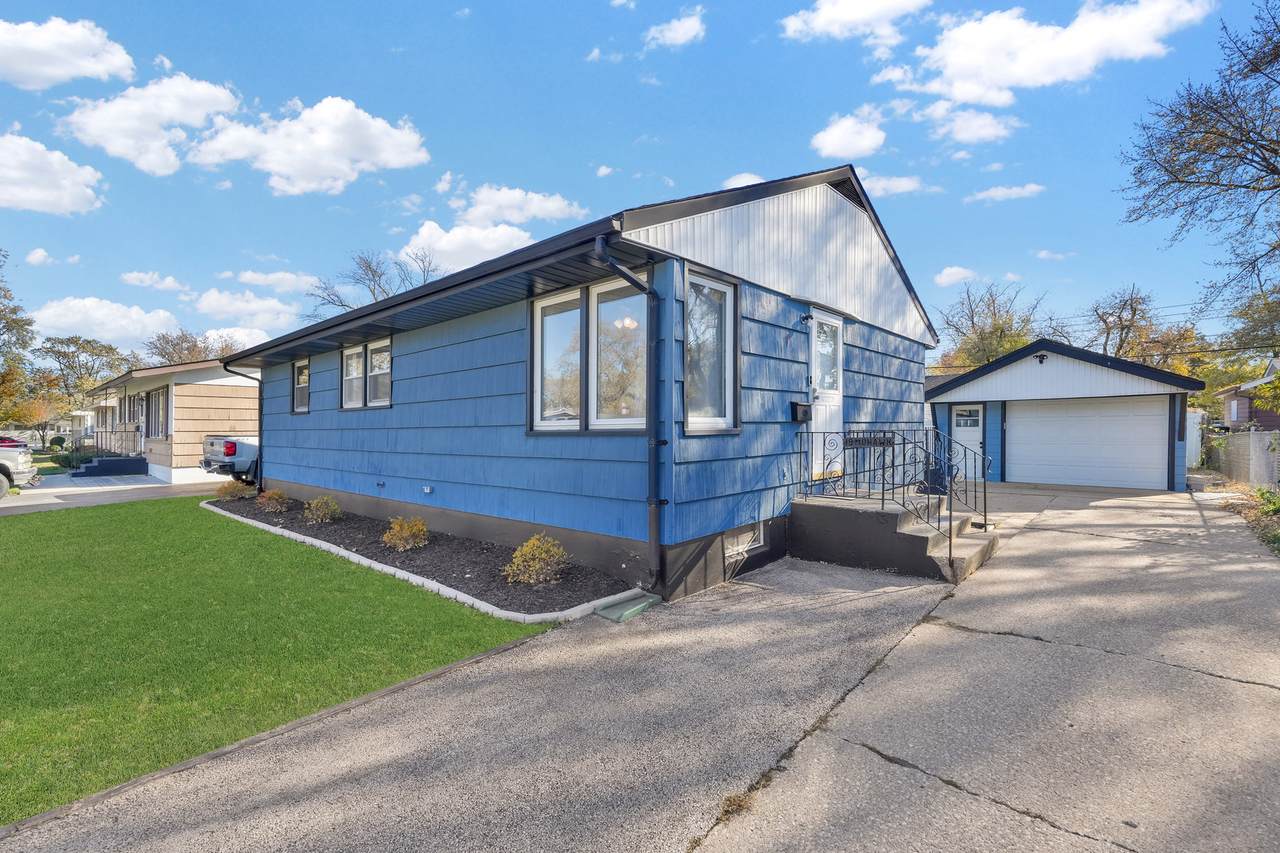 19 Mohawk Drive - Photo 1