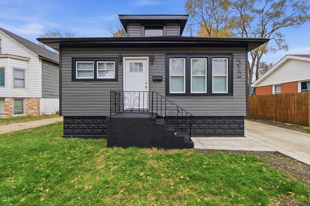 312 136th Street - Photo 1