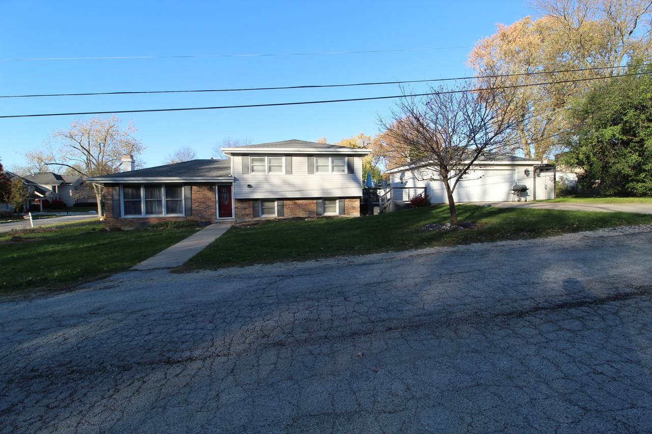18157 Rockwell Avenue - Photo 1