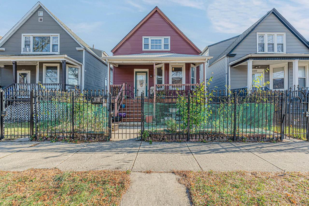 2219 Kilbourn Avenue - Photo 1
