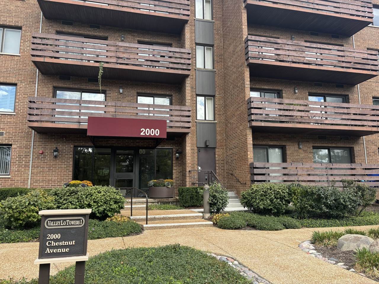 2000 Chestnut Avenue - Photo 1