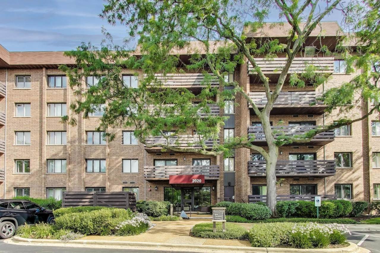 2020 Chestnut Avenue - Photo 1