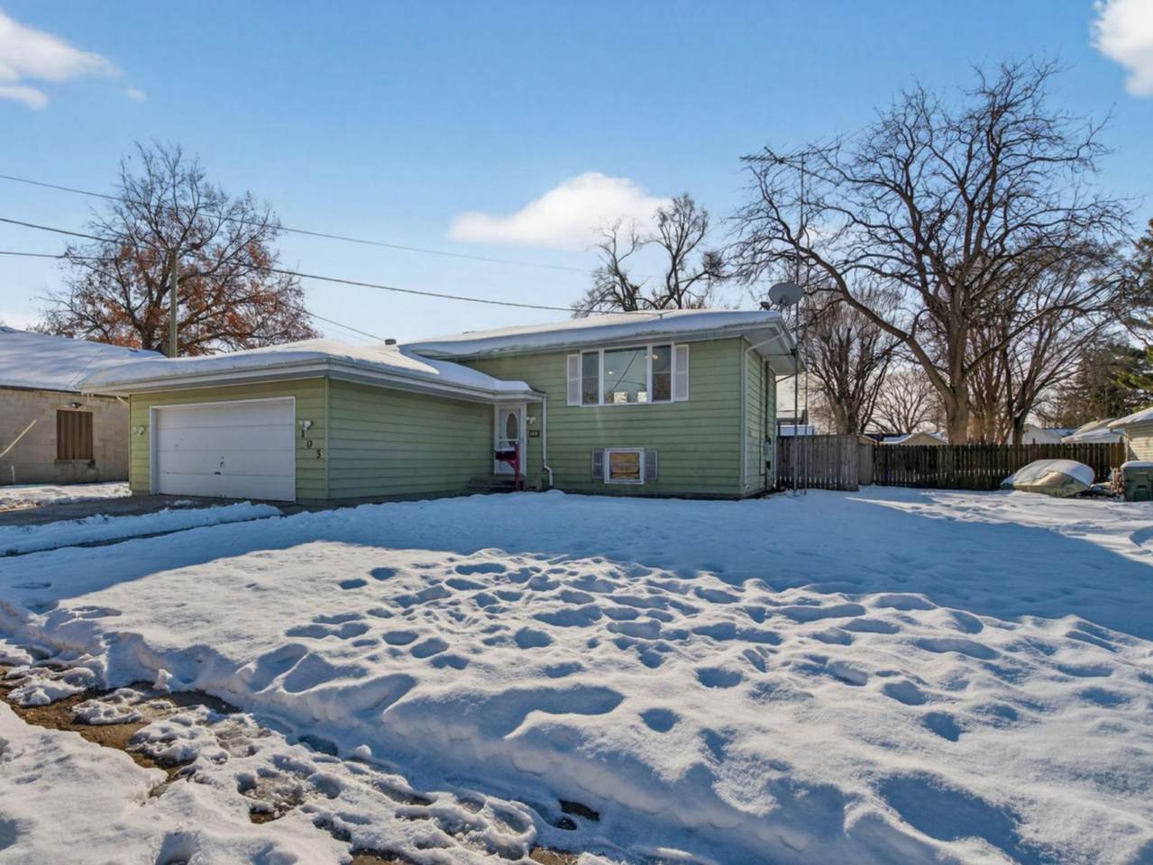 105 Oak Street - Photo 1