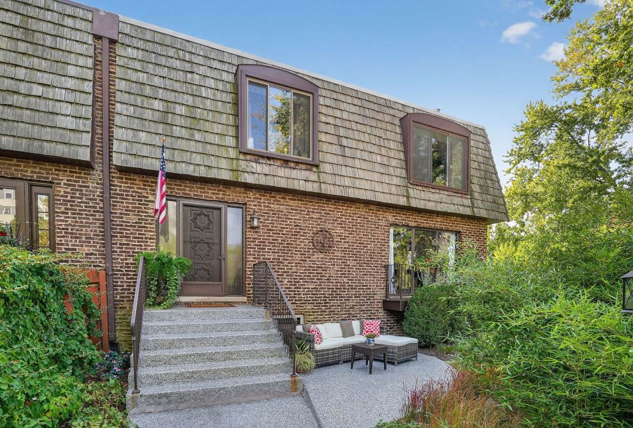 1403 Sheridan Road - Photo 1