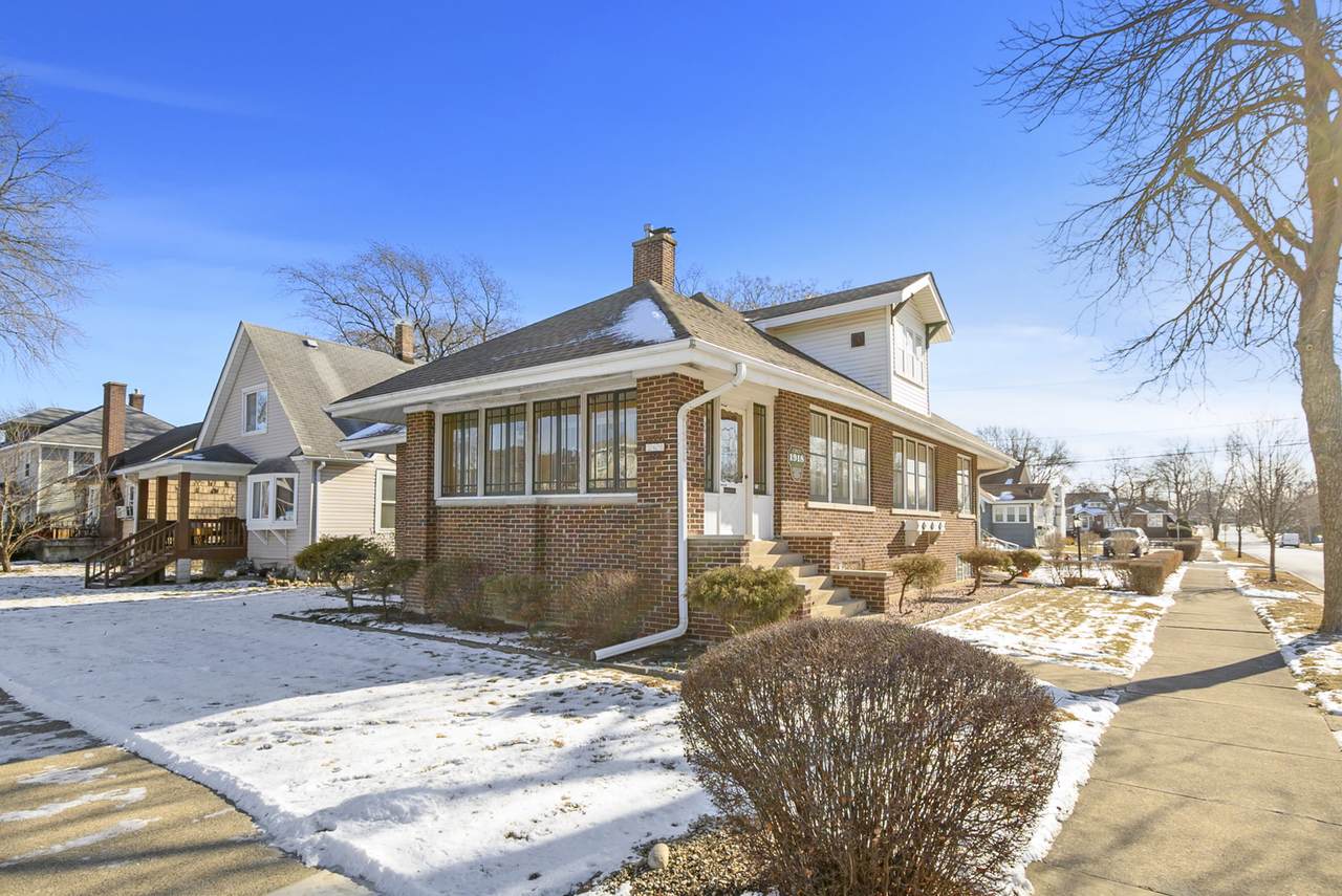 260 15th Place - Photo 1