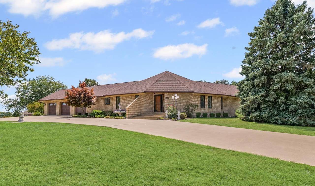 800 Cambridge Drive - Photo 1