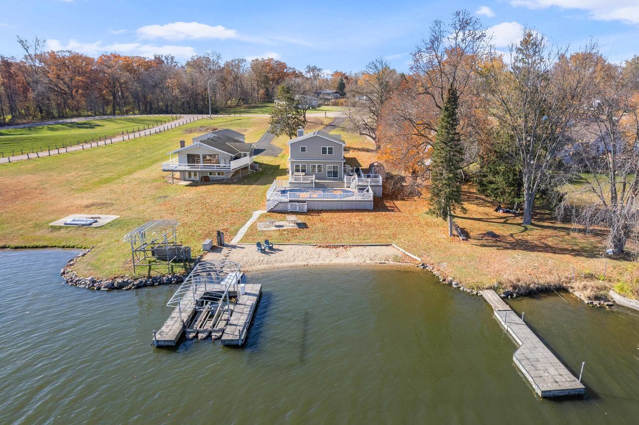 3 Holiday Drive - Photo 1