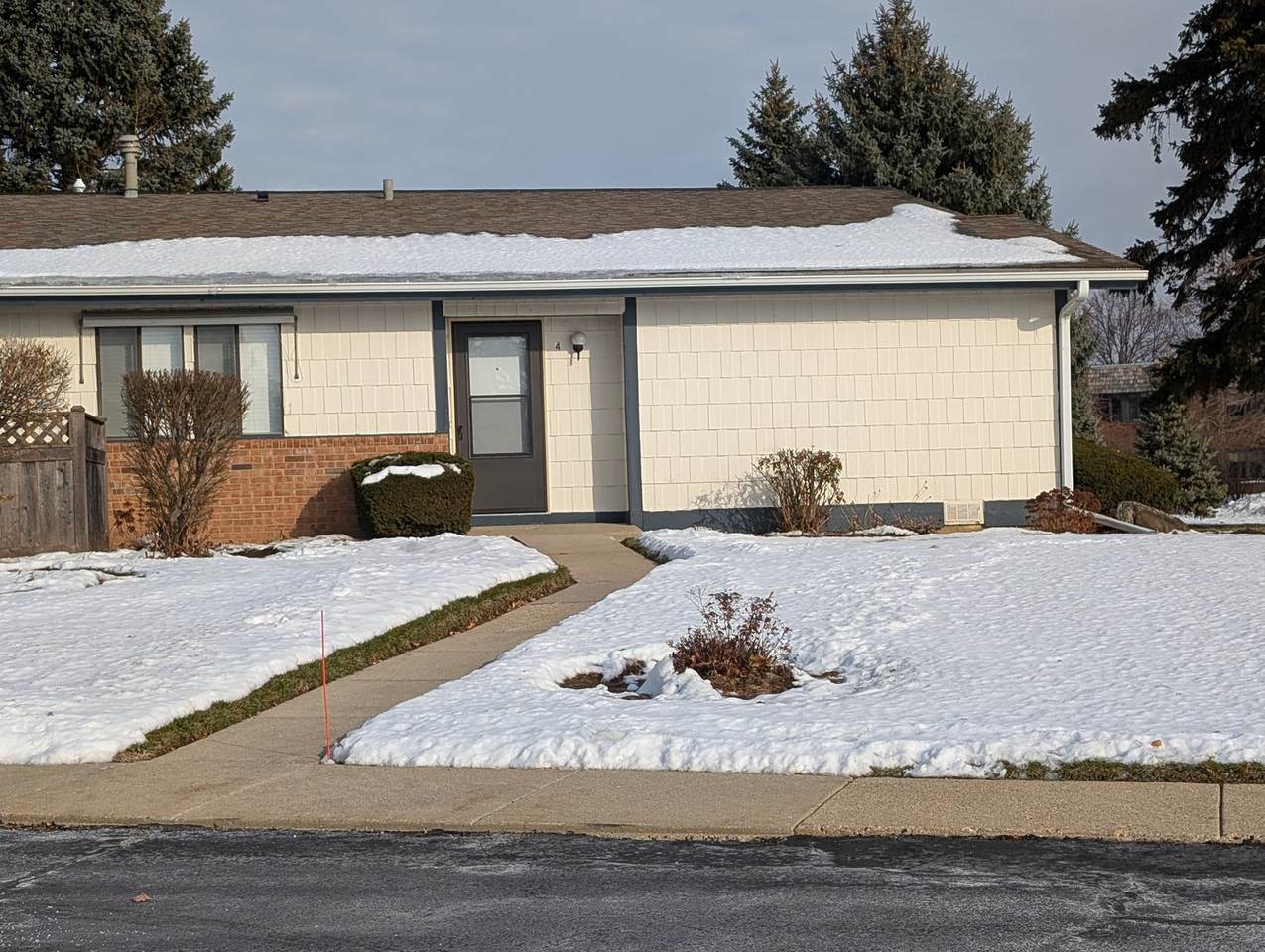 4712 Oakwood Drive - Photo 1