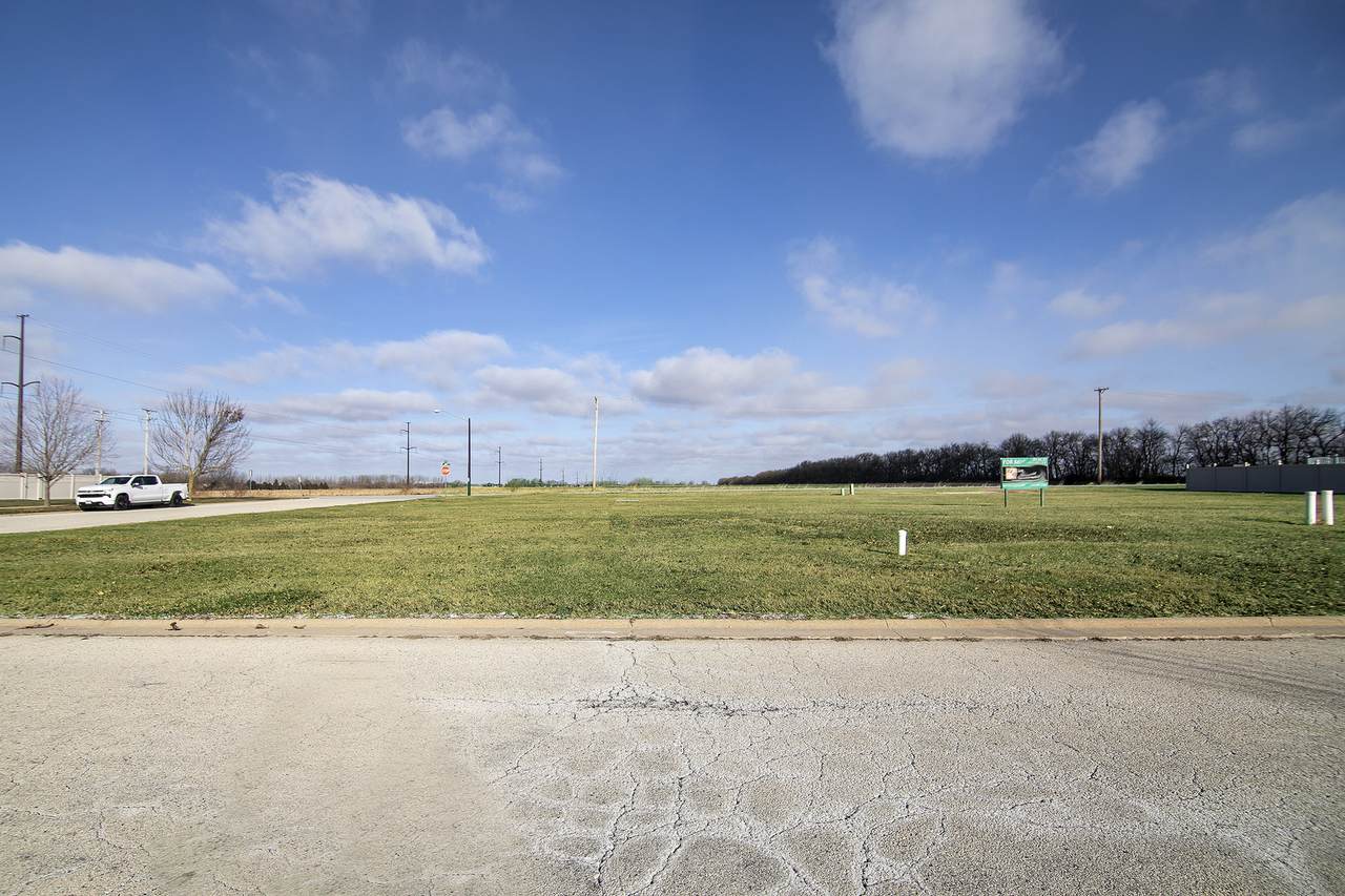 471 Spring Park Loop - Photo 1