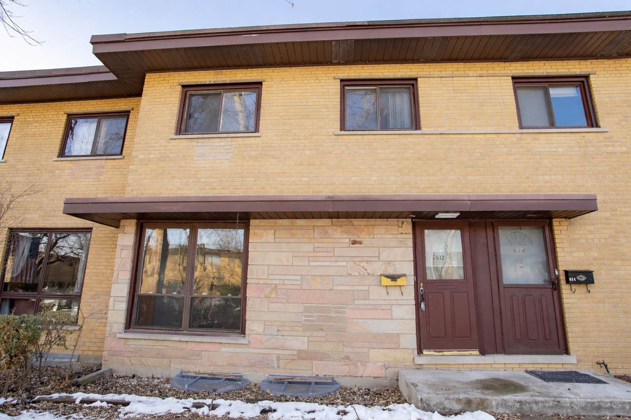 612 Maple Court - Photo 1