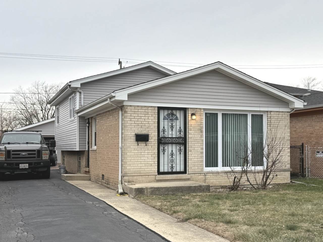 16024 Myrtle Avenue - Photo 1