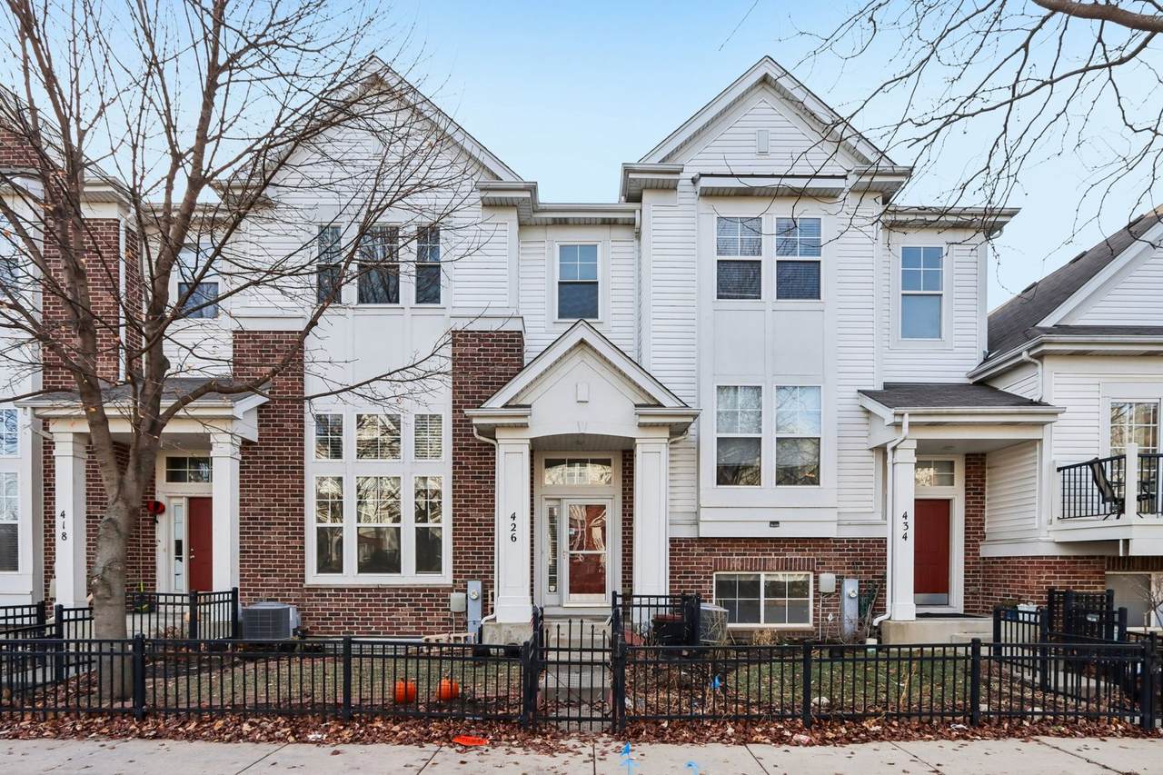 426 Plaza Place - Photo 1