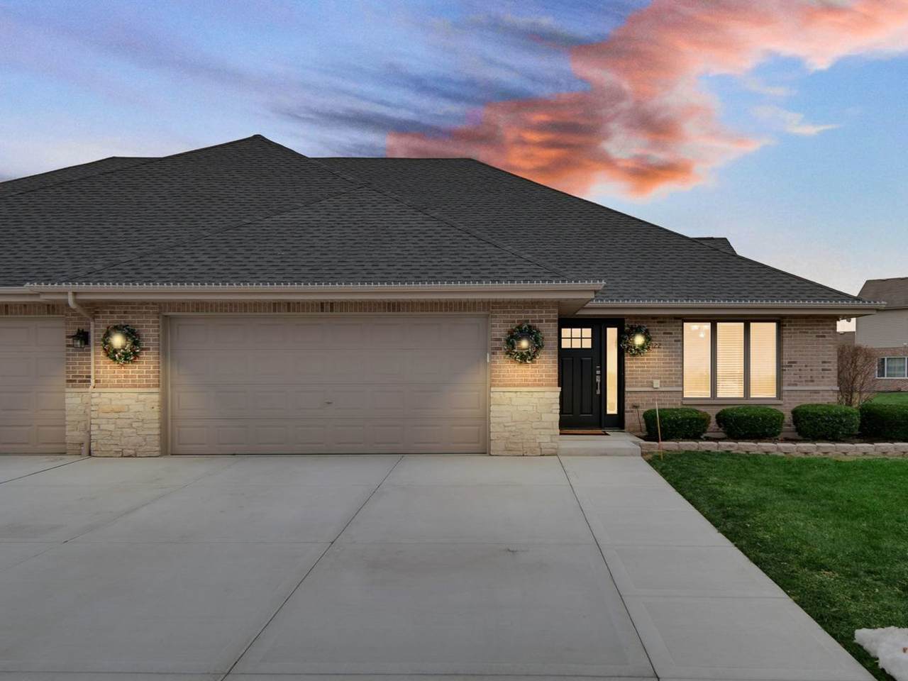 2122 Sky Harbor Drive - Photo 1