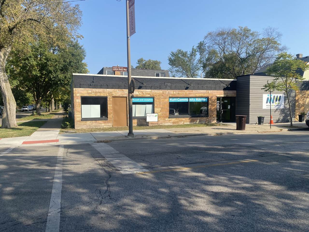 1723 Simpson Streets - Photo 1