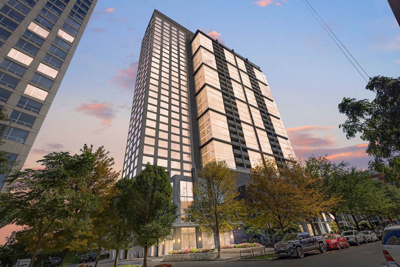 1901 Calumet Avenue - Photo 1