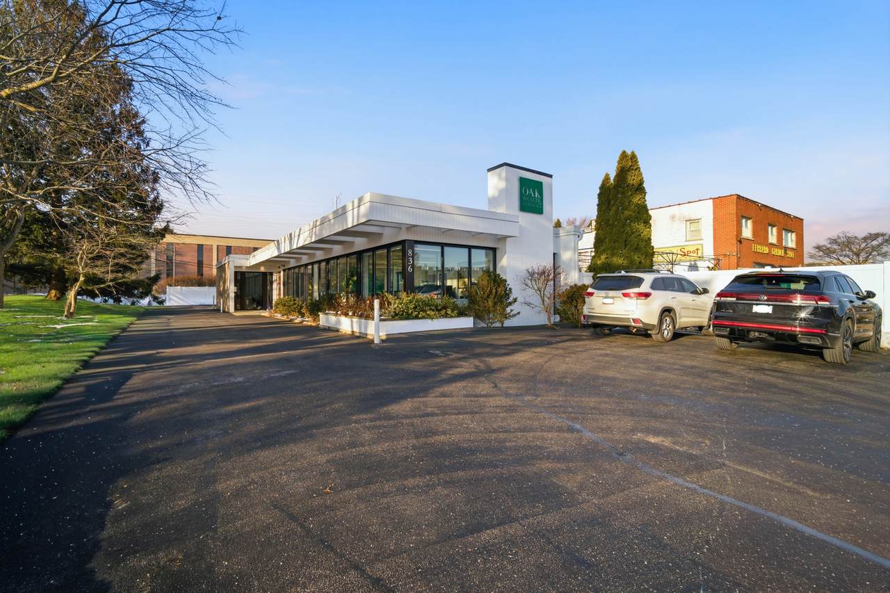 836 Skokie Boulevard - Photo 1