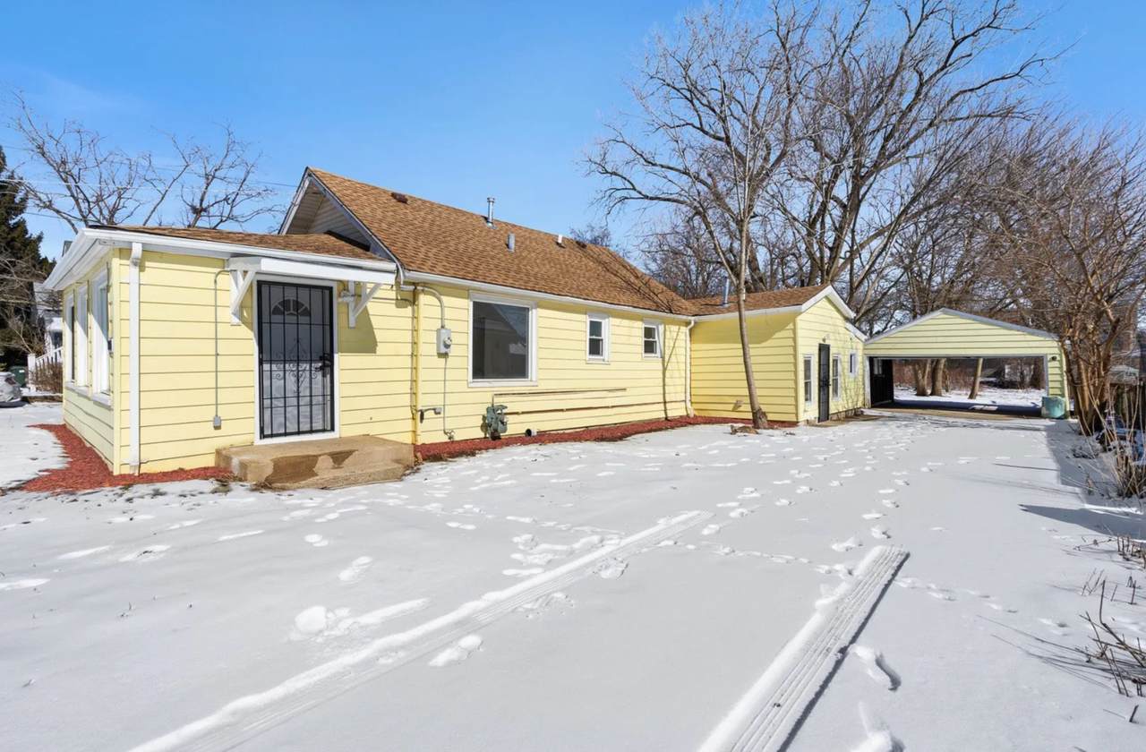15527 Lamon Avenue - Photo 1