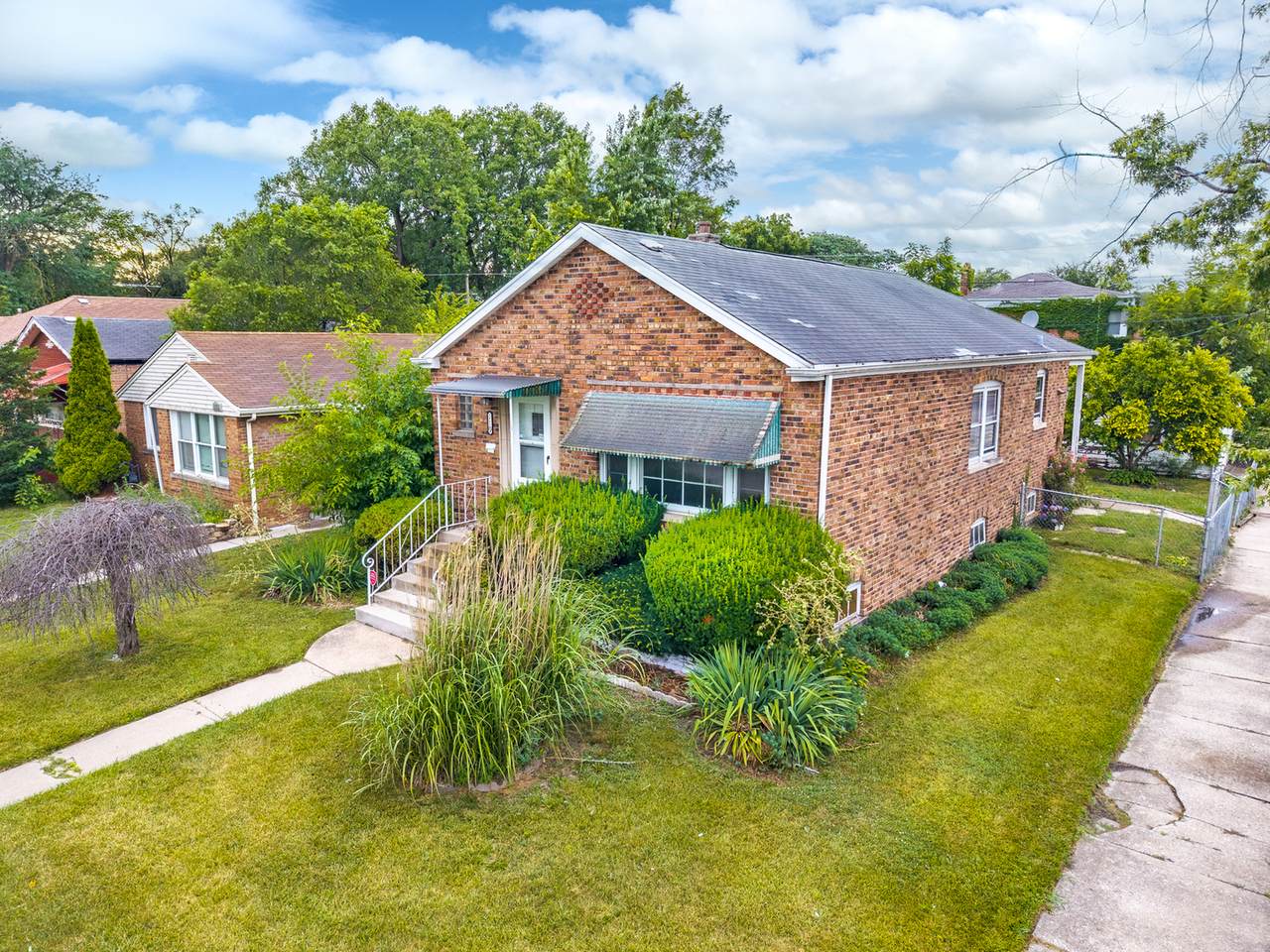 119 146TH Street - Photo 1