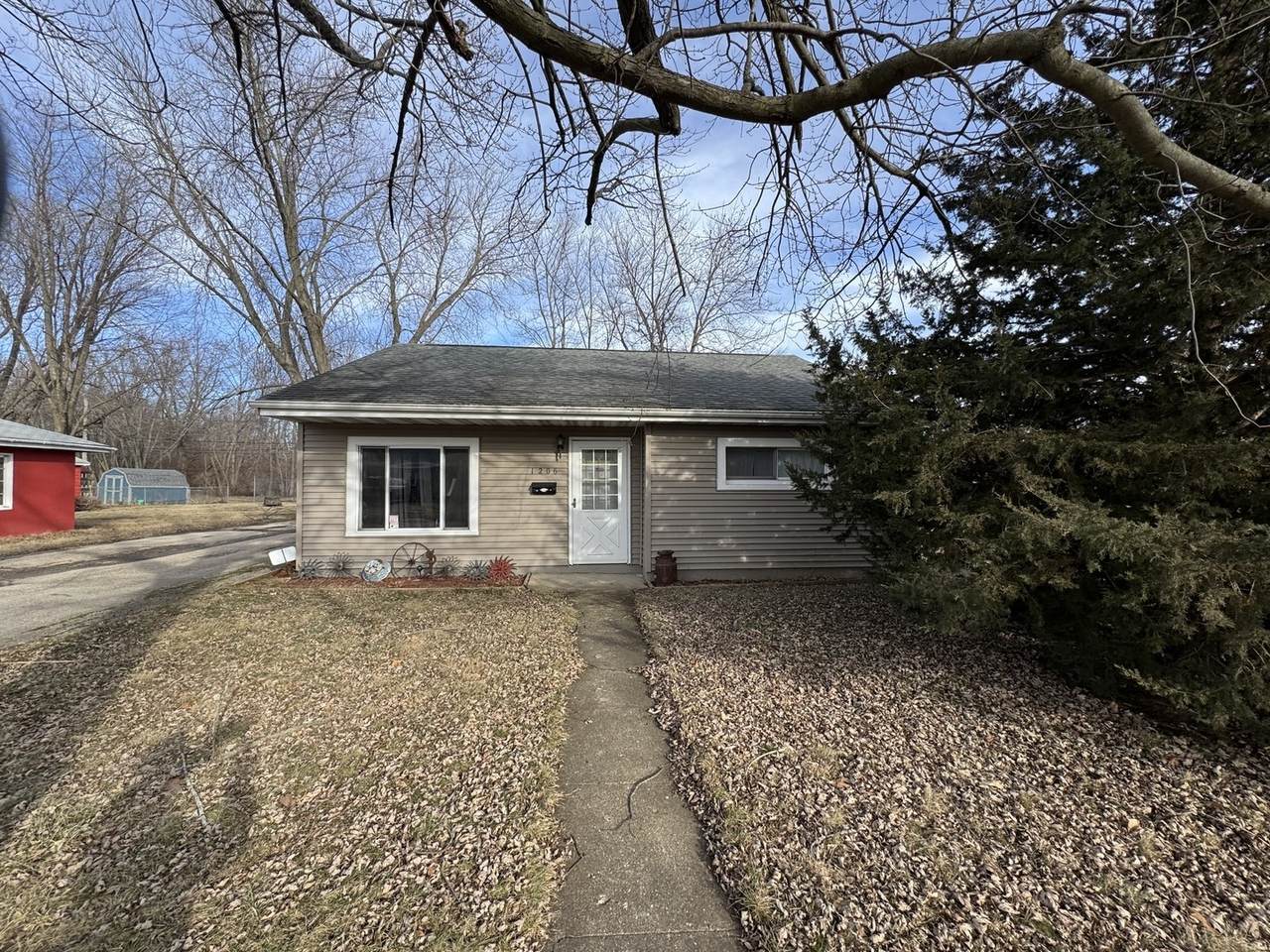 1206 Harvey Drive - Photo 1