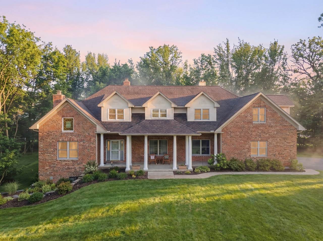 307 Knollwood Drive - Photo 1