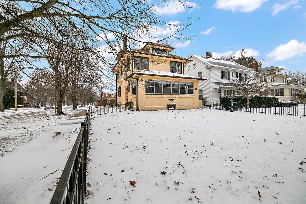 997 Evergreen Avenue - Photo 1