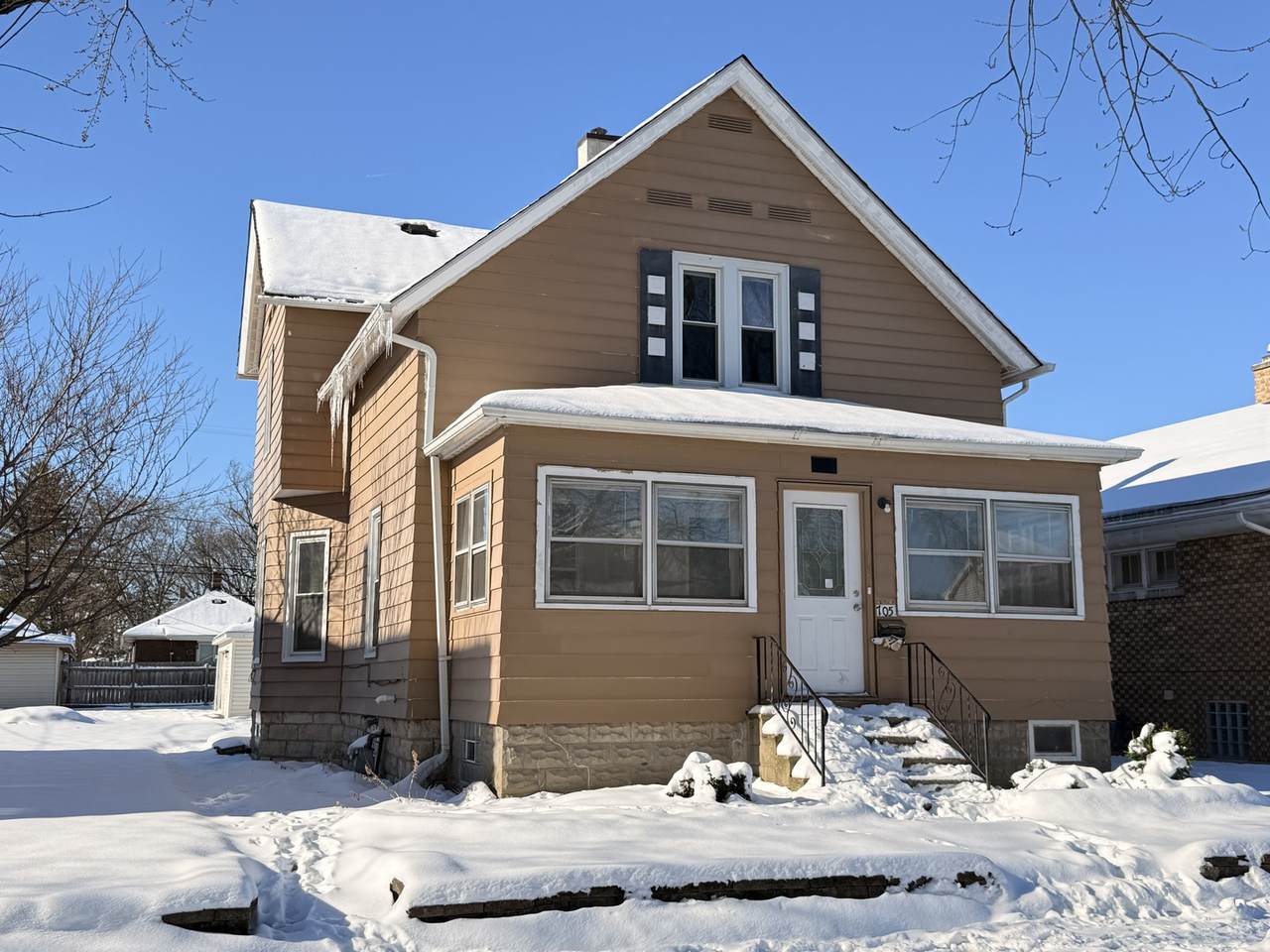 705 Nicholson Street - Photo 1