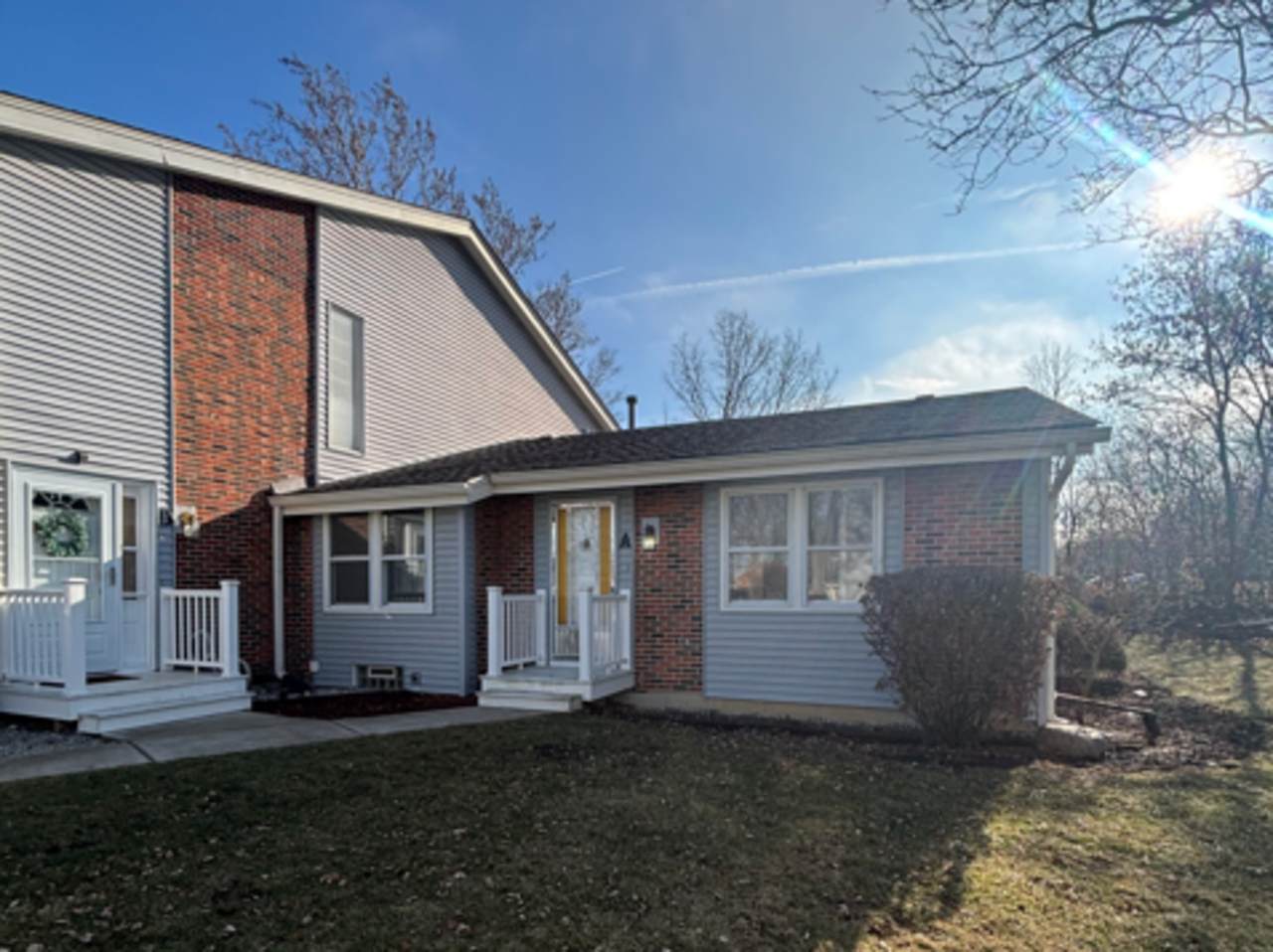 330 Hampton Court - Photo 1