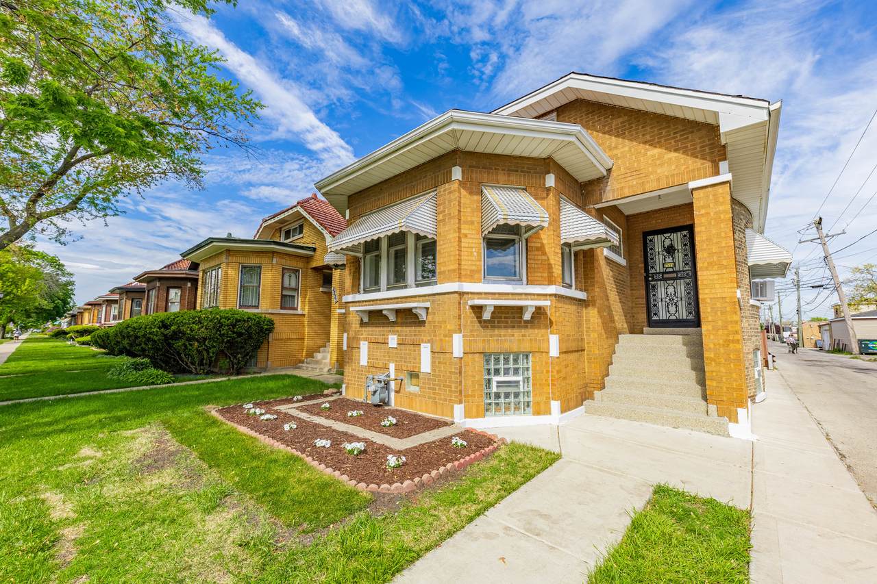 2535 Oak Park Avenue - Photo 1