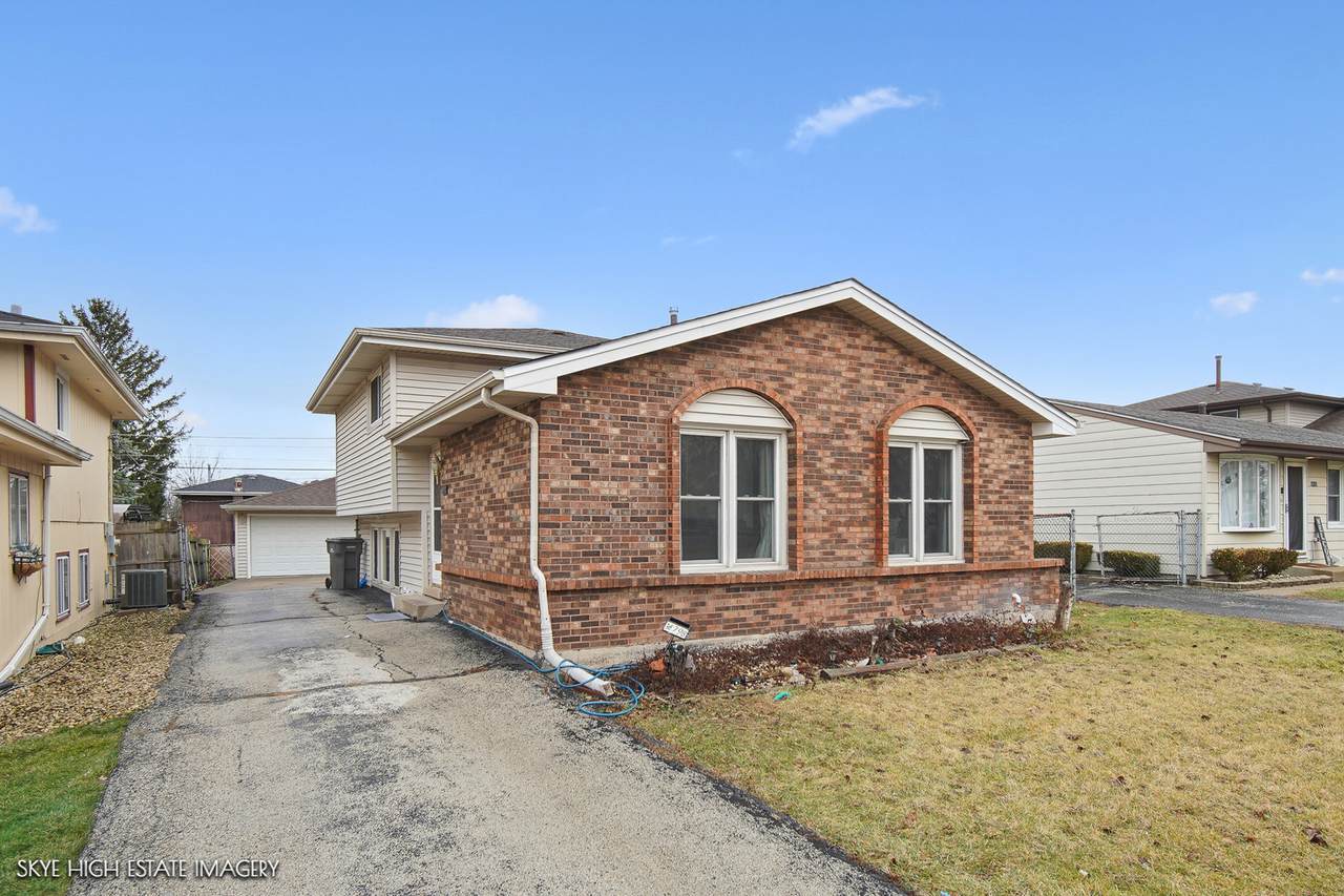 16798 91ST Avenue - Photo 1