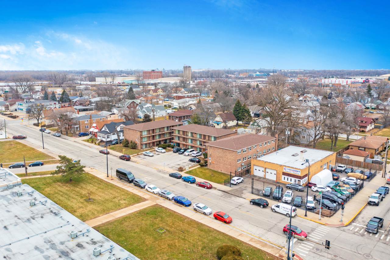 559 Wentworth Avenue - Photo 1