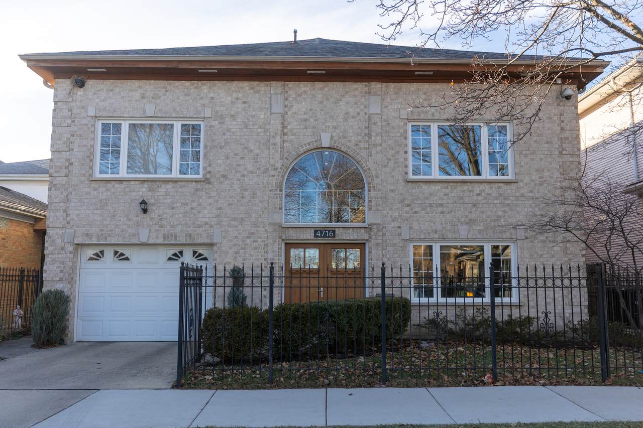 4716 Kilbourn Avenue - Photo 1