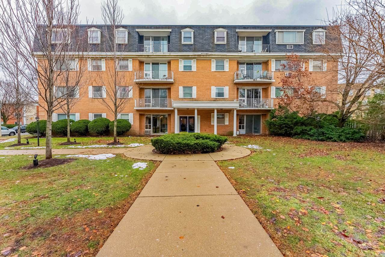 415 Wesley Avenue - Photo 1