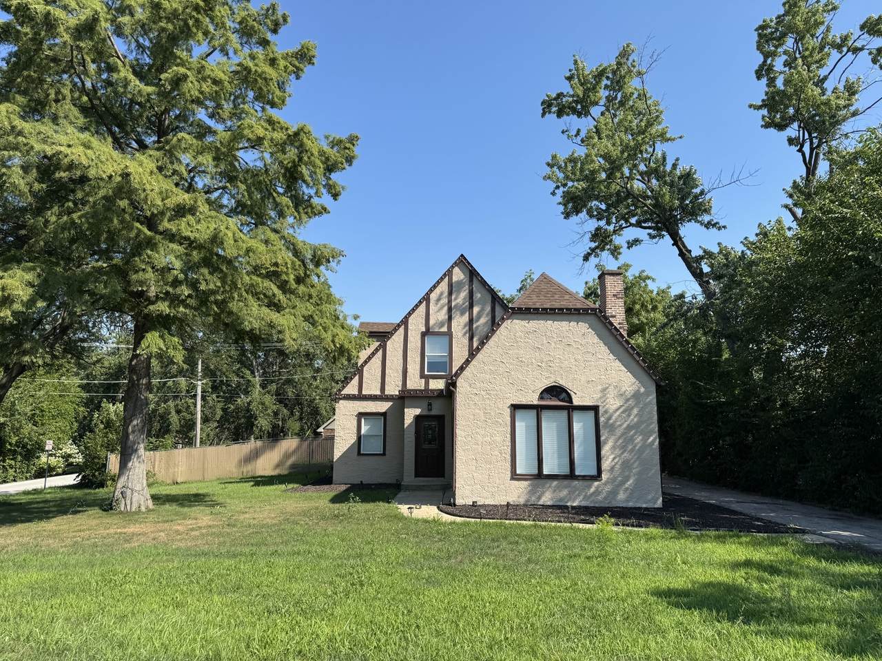 395 Surrey Lane - Photo 1